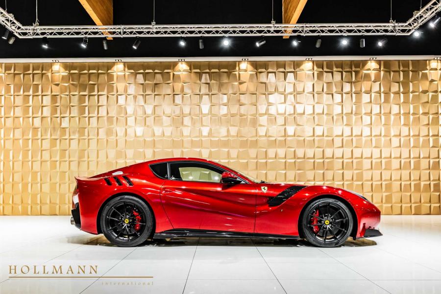  Ferrari F12tdf 2015 года  (фото 10 из 28)